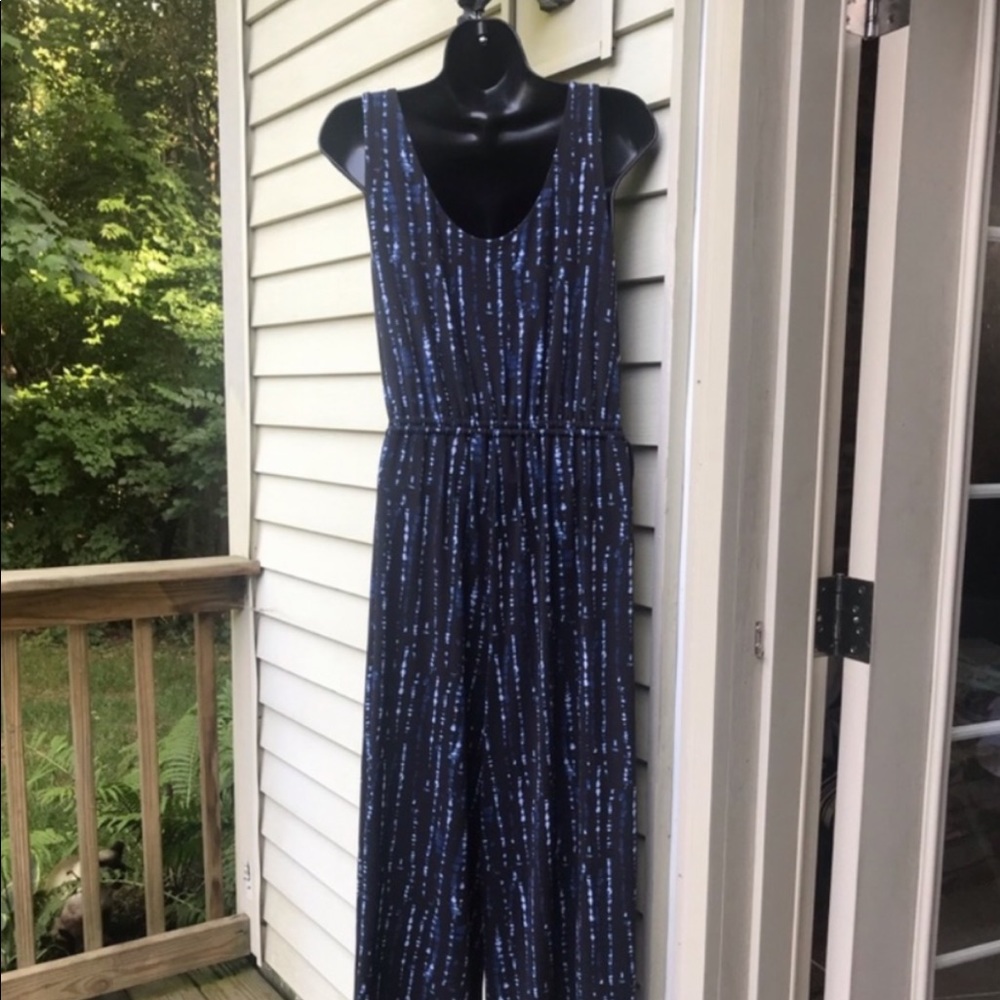 TAHARI Sleeveless Jumpsuit Cropped Romper, M and L